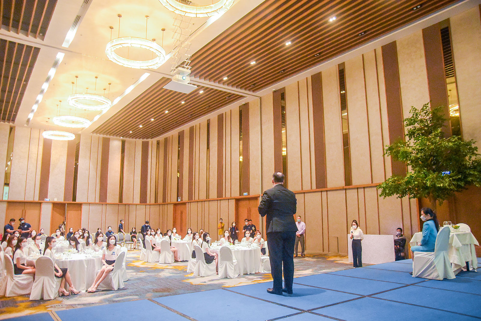 TABLE ETIQUETTE TRAINING COURSE FOR 31 CONTESTANTS MISS TOURISM DANANG 2022 AT ARIYANA CONVENTION CENTRE DANANG