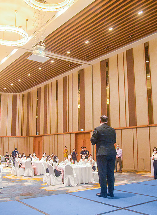 TABLE ETIQUETTE TRAINING COURSE FOR 31 CONTESTANTS MISS TOURISM DANANG 2022 AT ARIYANA CONVENTION CENTRE DANANG