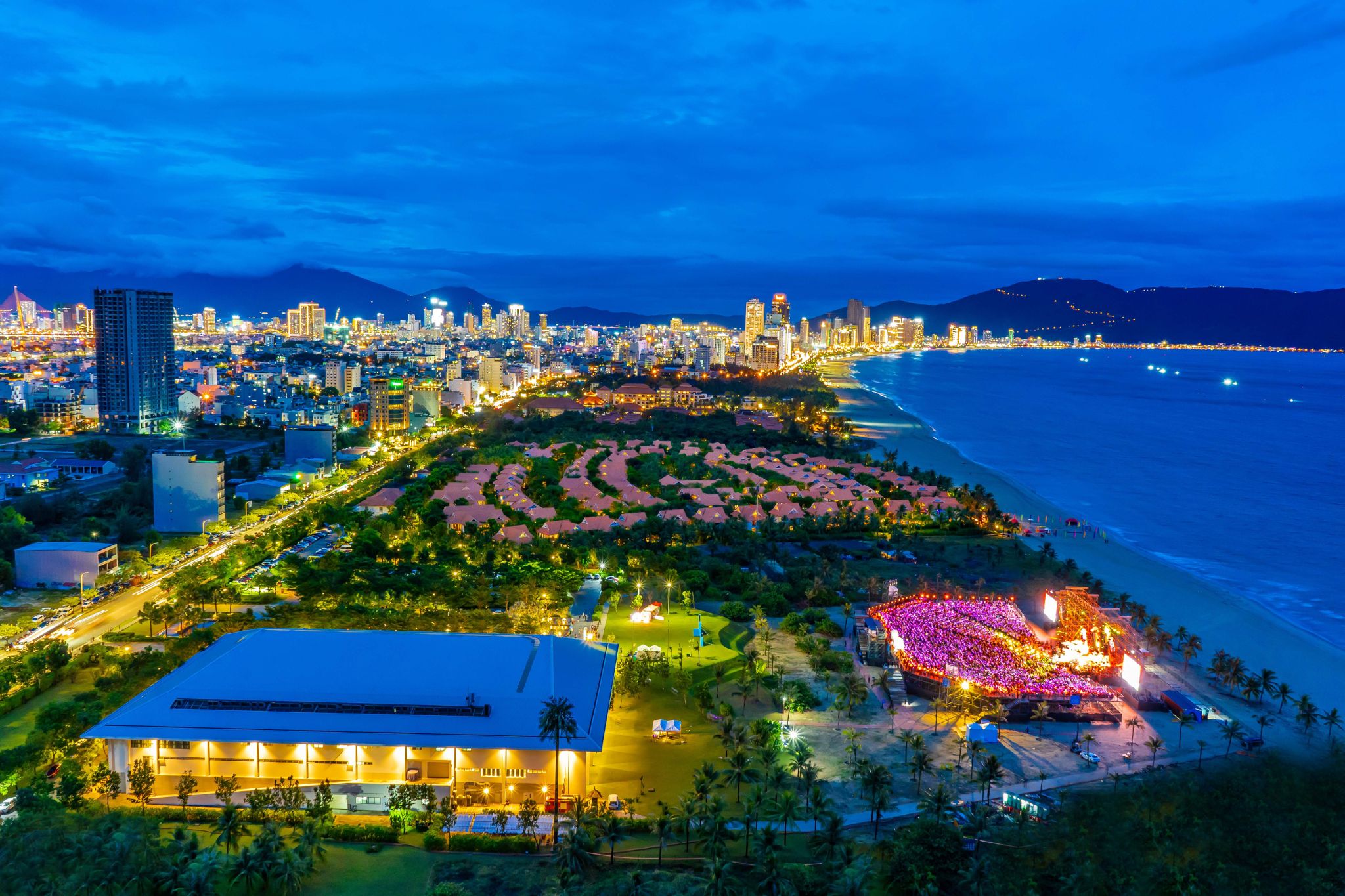 Trung tam hoi nghi tai Da nang