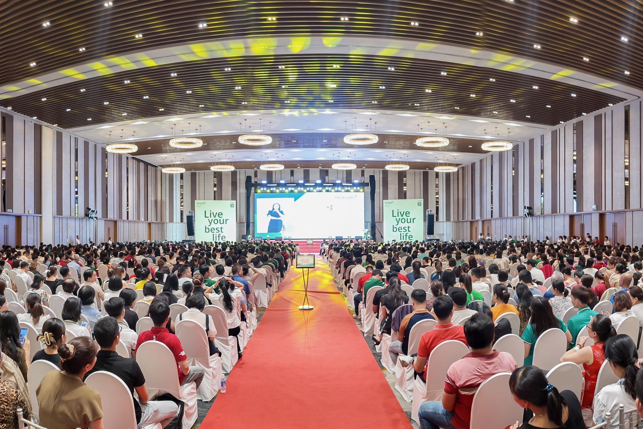 Herbalife Vietnam Makes a Lasting Impression with 1,500-Guest Seminar