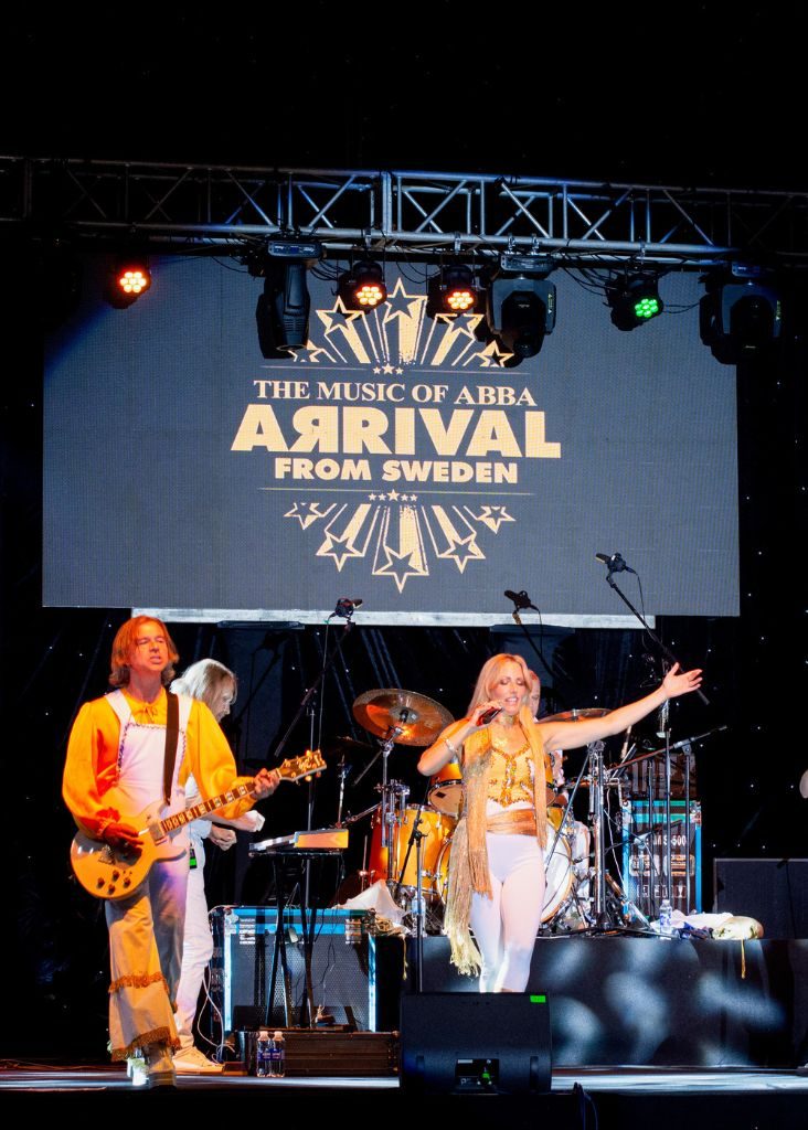 Nearly 2,000 spectators immersed in timeless melodies with The Music of ABBA – ARRIVAL FROM SWEDEN