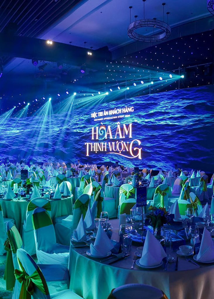 A grand and luxurious banquet space by Da Nang Port at Ariyana Convention Centre Danang