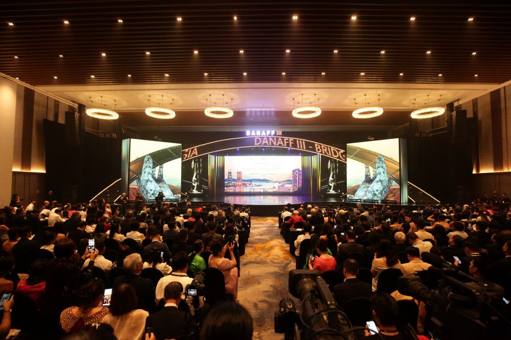 A panoramic view of the DANAFF III Closing Night.