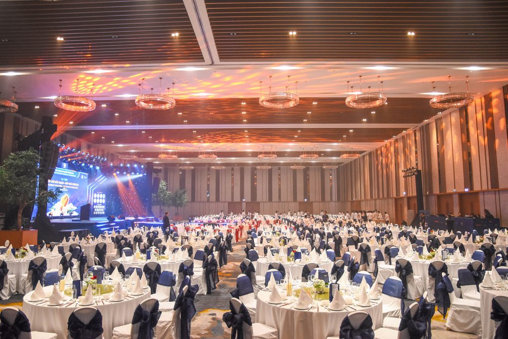 Không gian hoành tráng và sang trọng tại Cung Hội nghị Quốc tế Ariyana Đà Nẵng