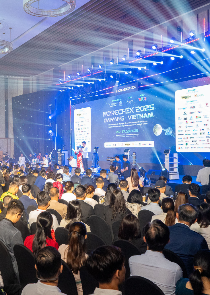 3,500 participants – over 120 brands – more than 90 speakers – 100+ media features right on the opening day!