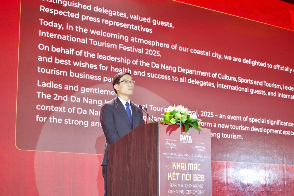Mr. Tan Van Vuong, Deputy Director of the Danang Department of Culture, Sports and Tourism, speaking at the opening ceremony