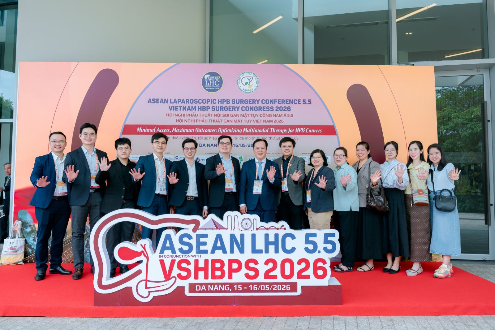 WHEN MINIMALLY INVASIVE MEDICINE OPENS NEW FRONTIERS IN THE TREATMENT OF HEPATOPANCREATOBILIARY CANCERS