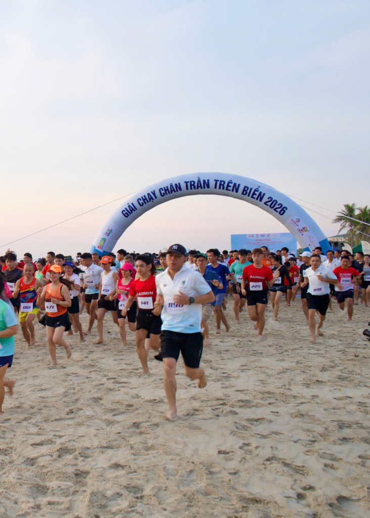 NEARLY 2,000 ATHLETES JOIN BAREFOOT BEACH RUN 2026