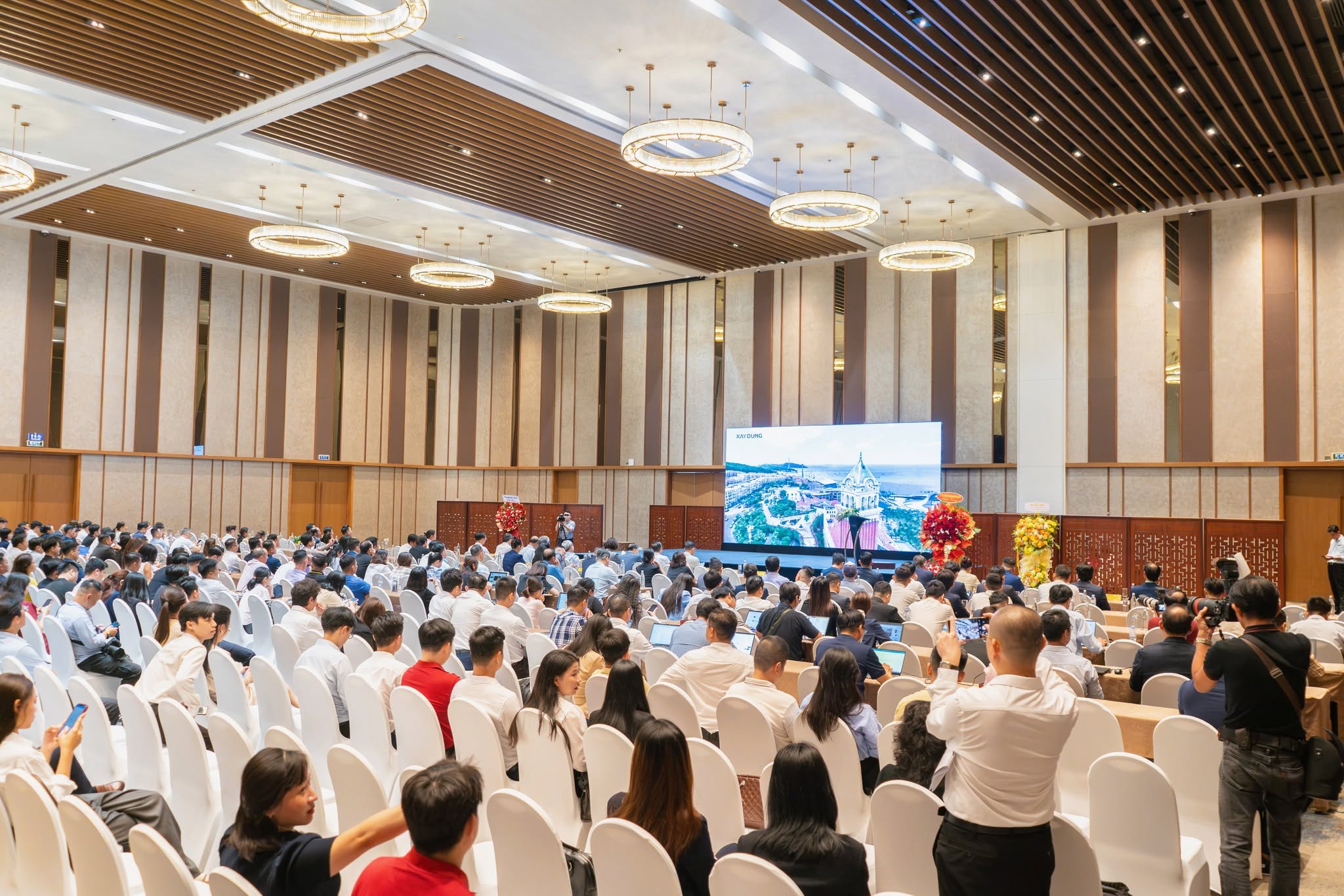 FROM GROWTH IN NUMBERS TO GROWTH IN VALUE FOR VIETNAM TOURISM & RESORT SECTOR